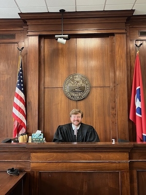 Judge Alex McVeagh on the bench in his Chattanooga courtroom