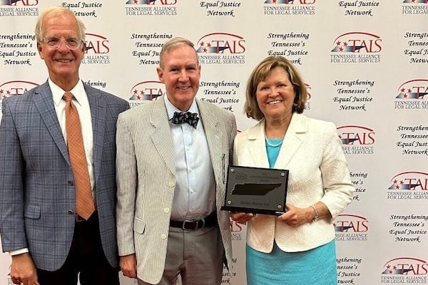 TN Supreme Court Justice Sharon Lee receives the TALS Lifetime Achievement Award