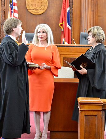Knox Swearing In Ceremony